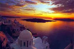 Ταξιδέψτε στην Σαντορίνη image