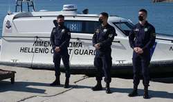 Συνελήφθη μετά απο καταδίωξη στη Λερο, δουλέμπορος που μετεφερε μεταναστες image