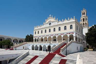 Ταξιδέψτε στην Τήνο